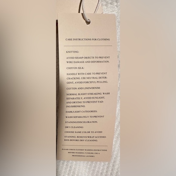 Dokotoo Waffle Knit White V-Neck Short Sleeve Top - Picture 5 of 9